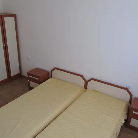 Ina * Pomorie
